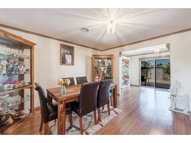 52 Rearden Crescent, Roxburgh Park VIC 3064
