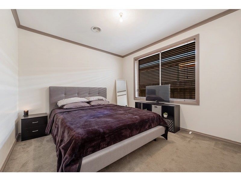 52 Rearden Crescent, Roxburgh Park VIC 3064