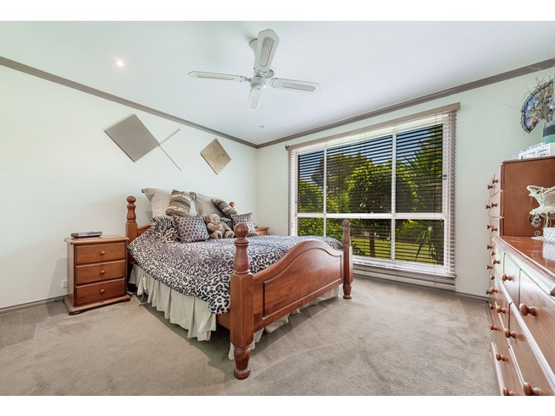 52 Rearden Crescent, Roxburgh Park VIC 3064