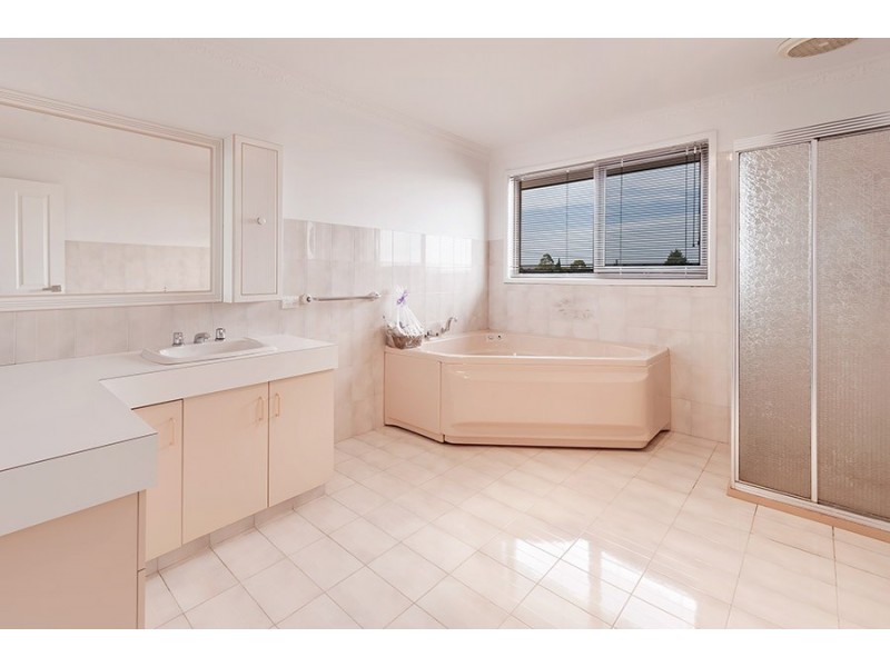 58 Gillingham Crescent, Craigieburn VIC 3064