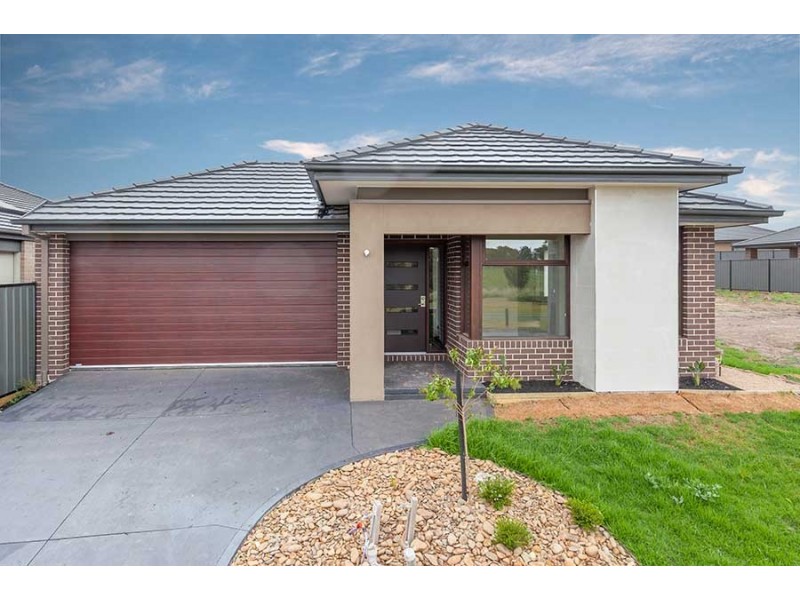 35 Escapade Blvd, Craigieburn VIC 3064