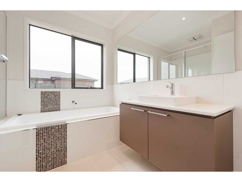 35 Escapade Blvd, Craigieburn VIC 3064