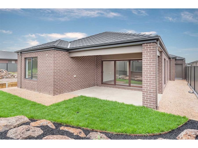 35 Escapade Blvd, Craigieburn VIC 3064