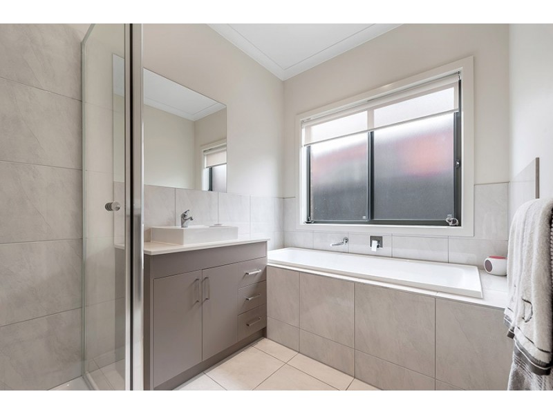 31 Groveton Street, Craigieburn VIC 3064