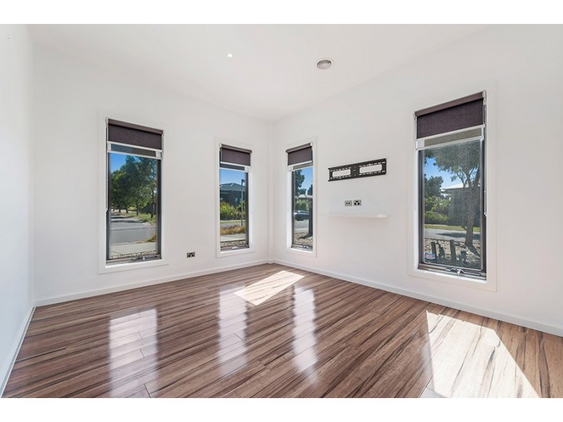 2 Burrows Place, Craigieburn VIC 3064