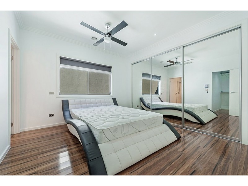 2 Burrows Place, Craigieburn VIC 3064