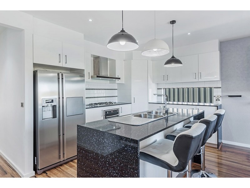 2 Burrows Place, Craigieburn VIC 3064