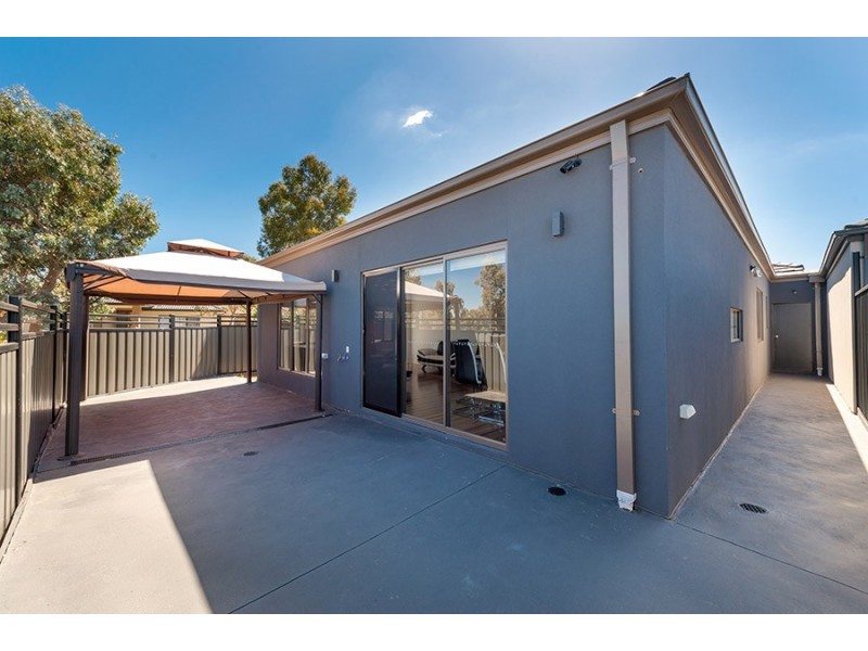 2 Burrows Place, Craigieburn VIC 3064