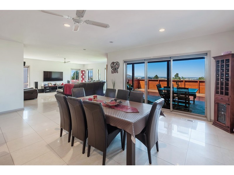 35 Excelsior Heights, Craigieburn VIC 3064