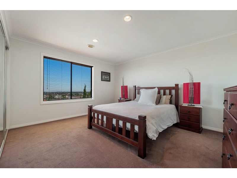 35 Excelsior Heights, Craigieburn VIC 3064