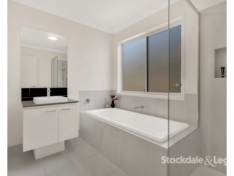 13 Muskwood Drive, Mickleham VIC 3064