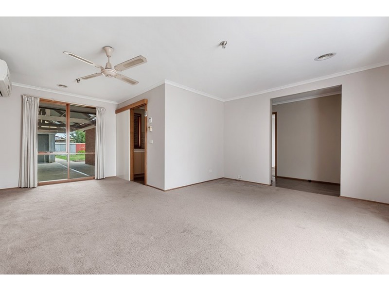 9 Pines Way, Craigieburn VIC 3064