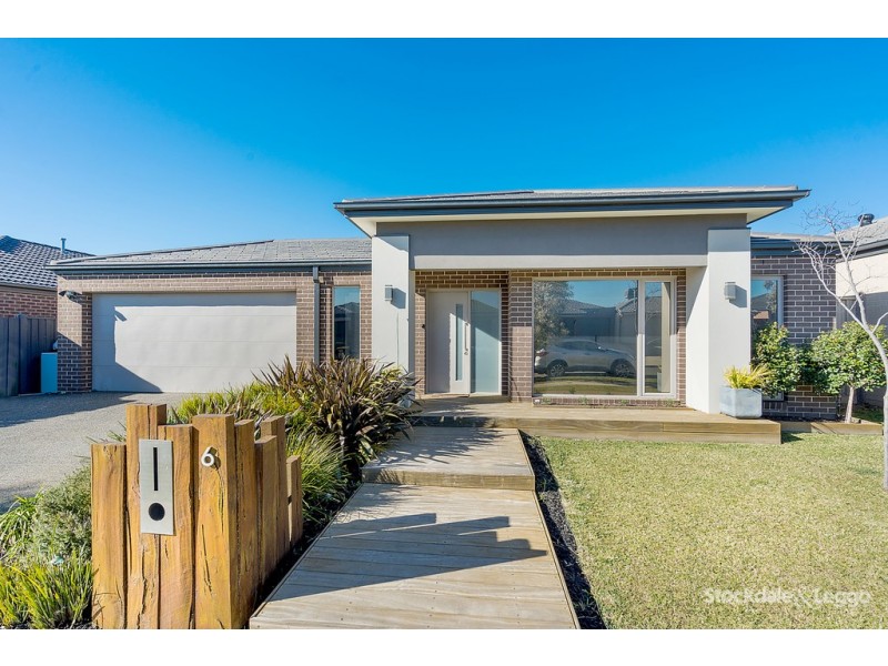6 Selkirk Way, Mickleham VIC 3064