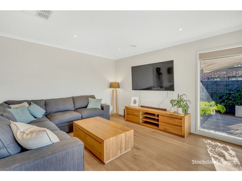 6 Selkirk Way, Mickleham VIC 3064