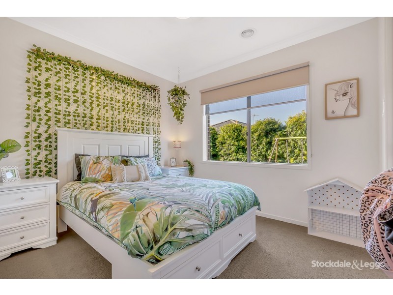 6 Selkirk Way, Mickleham VIC 3064