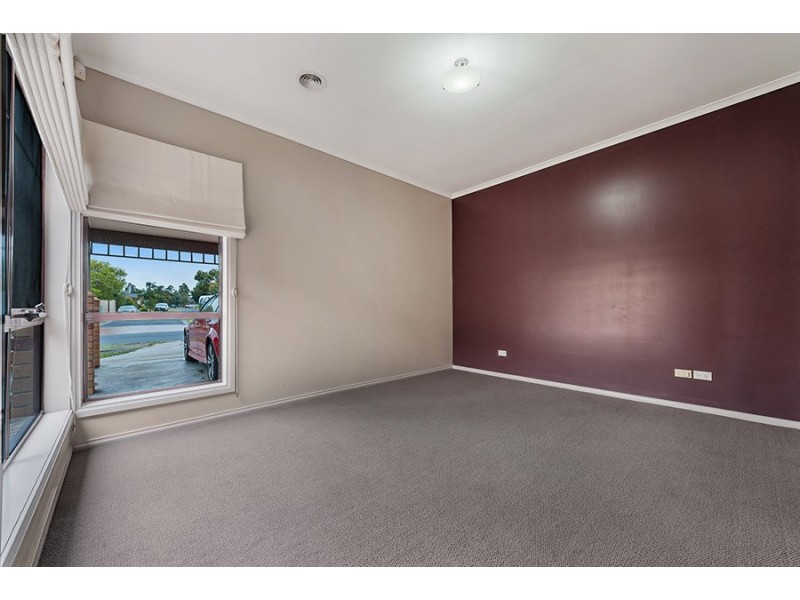48 Reardon Crescent, Roxburgh Park VIC 3064