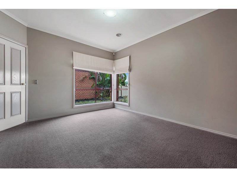 48 Reardon Crescent, Roxburgh Park VIC 3064