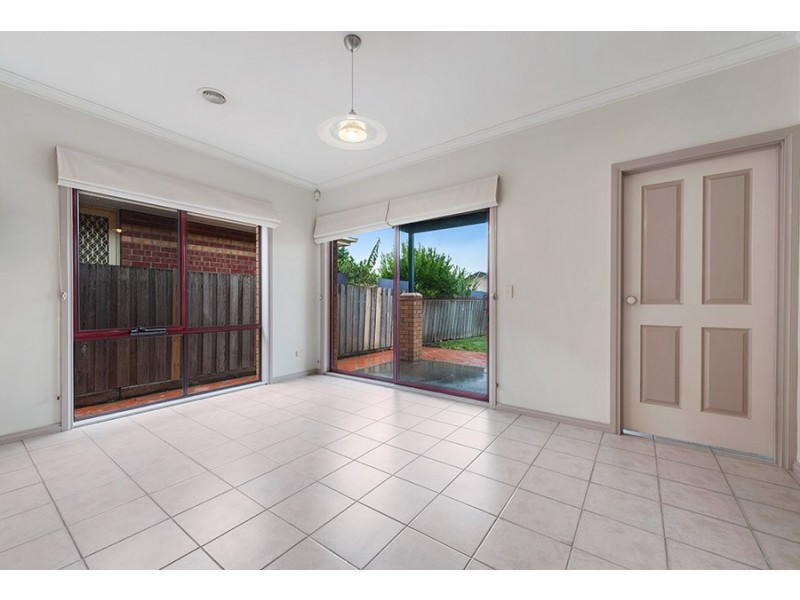 48 Reardon Crescent, Roxburgh Park VIC 3064
