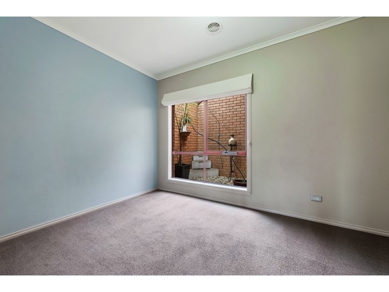 48 Reardon Crescent, Roxburgh Park VIC 3064
