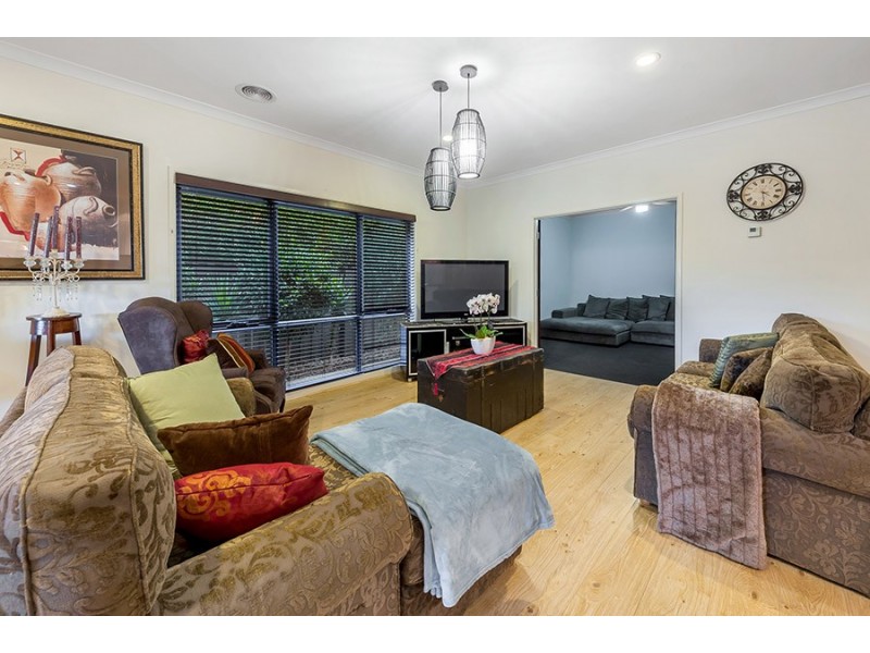 11 Black Range Avenue, Craigieburn VIC 3064