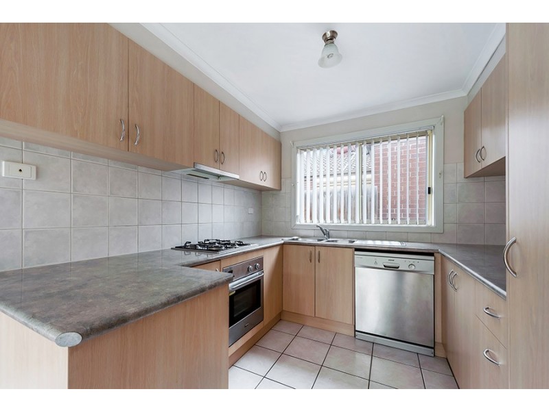 18 Edgewood Road, Roxburgh Park VIC 3064