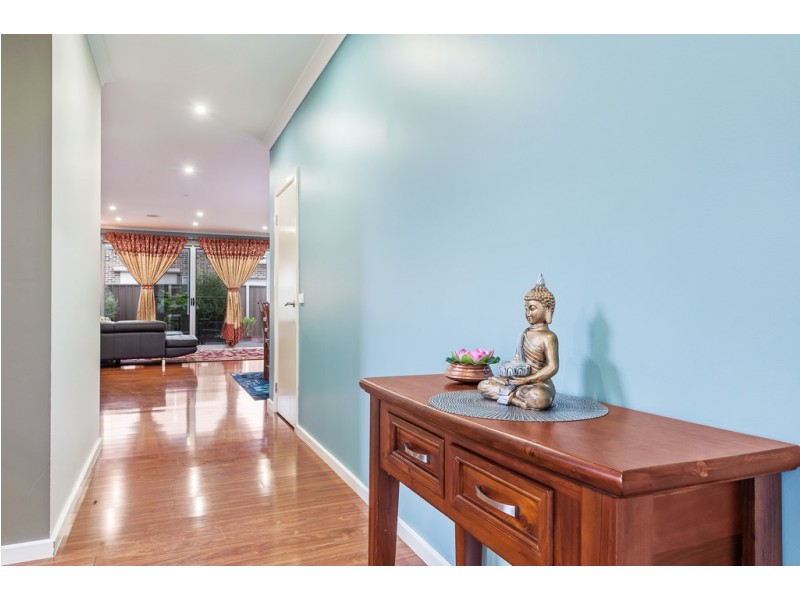 4 Grattan Cove, Craigieburn VIC 3064