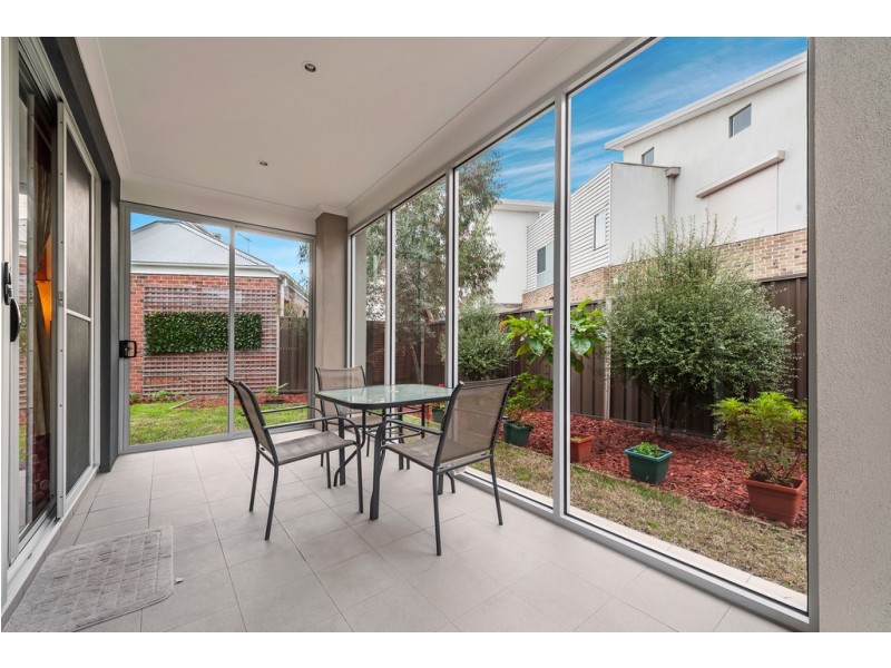 4 Grattan Cove, Craigieburn VIC 3064
