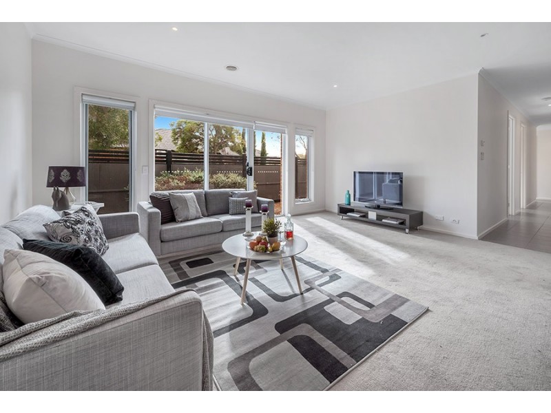24 Middlesborough Drive, Craigieburn VIC 3064