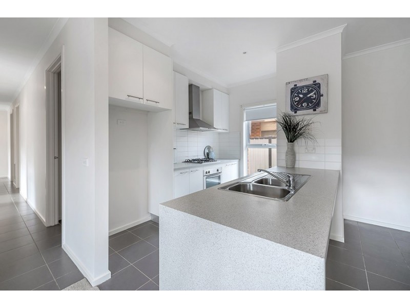 24 Middlesborough Drive, Craigieburn VIC 3064