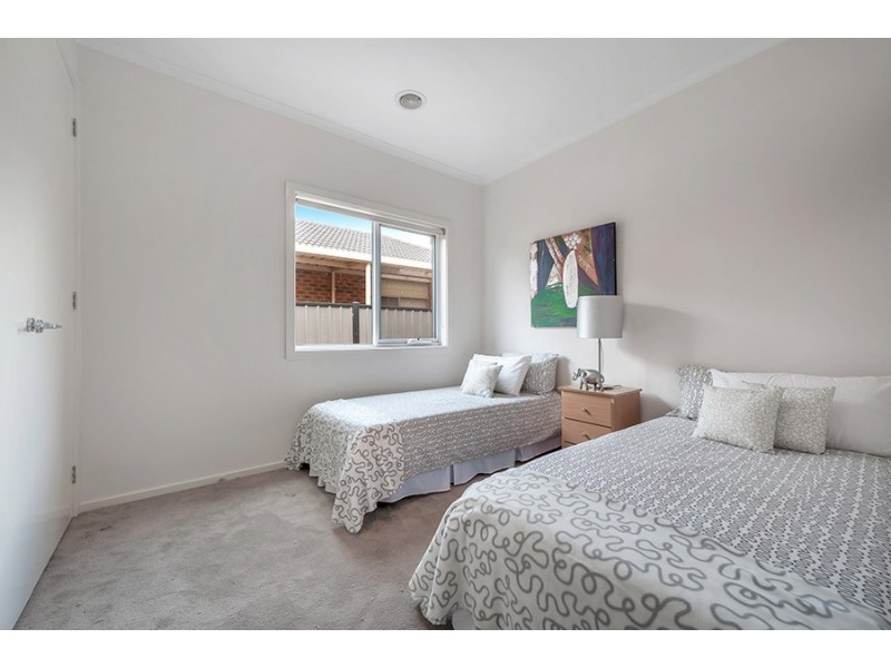 24 Middlesborough Drive, Craigieburn VIC 3064