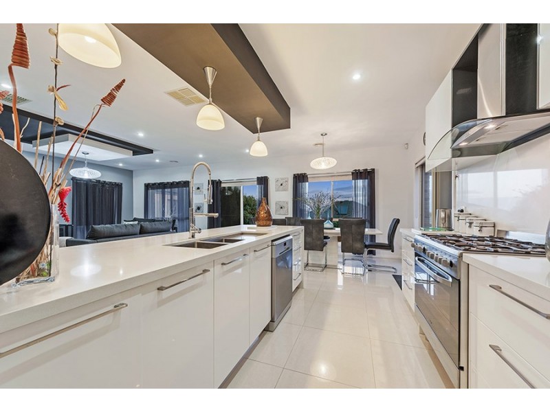 1 Cropton Rise, Craigieburn VIC 3064