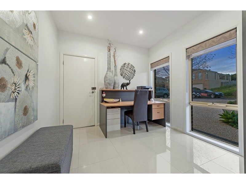 1 Cropton Rise, Craigieburn VIC 3064