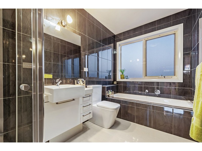 1 Cropton Rise, Craigieburn VIC 3064