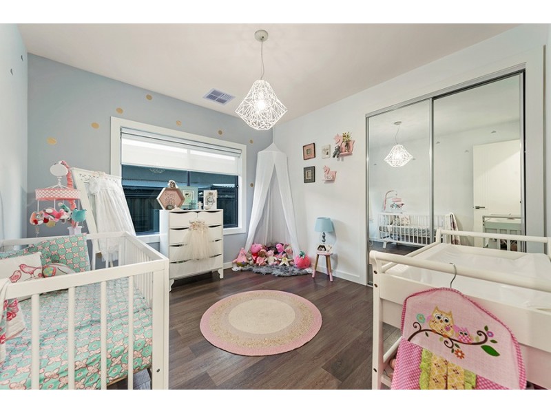 14 Milswyn Street, Craigieburn VIC 3064