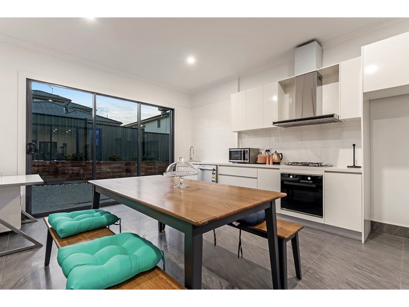 14 Milswyn Street, Craigieburn VIC 3064