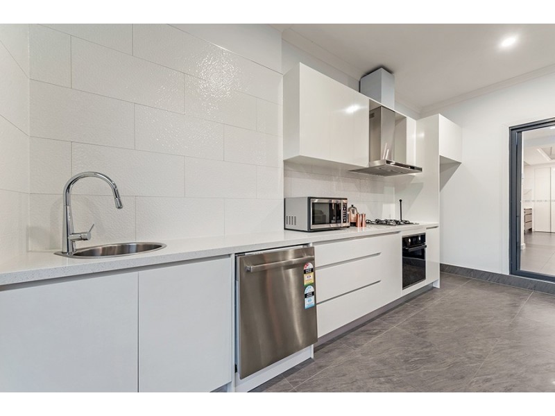 14 Milswyn Street, Craigieburn VIC 3064