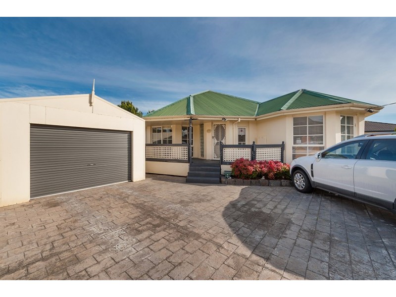 9 Dymock Court, Craigieburn VIC 3064
