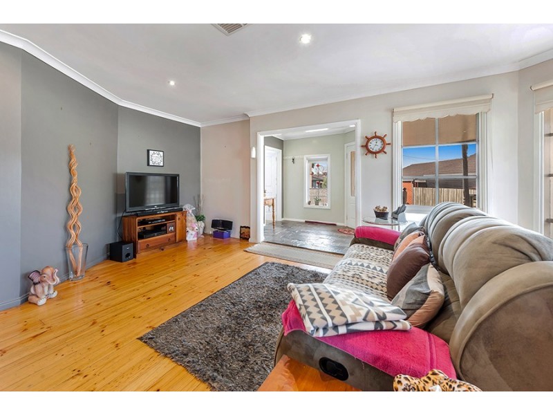 9 Dymock Court, Craigieburn VIC 3064