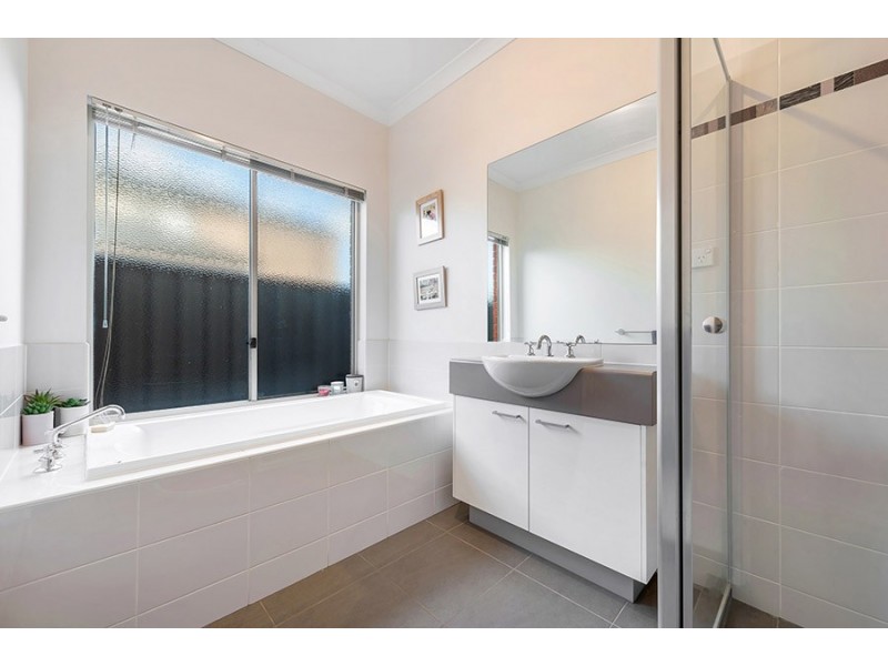 26 Riordan Crescent, Mernda VIC 3754