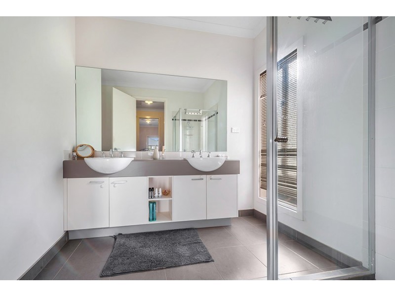 26 Riordan Crescent, Mernda VIC 3754