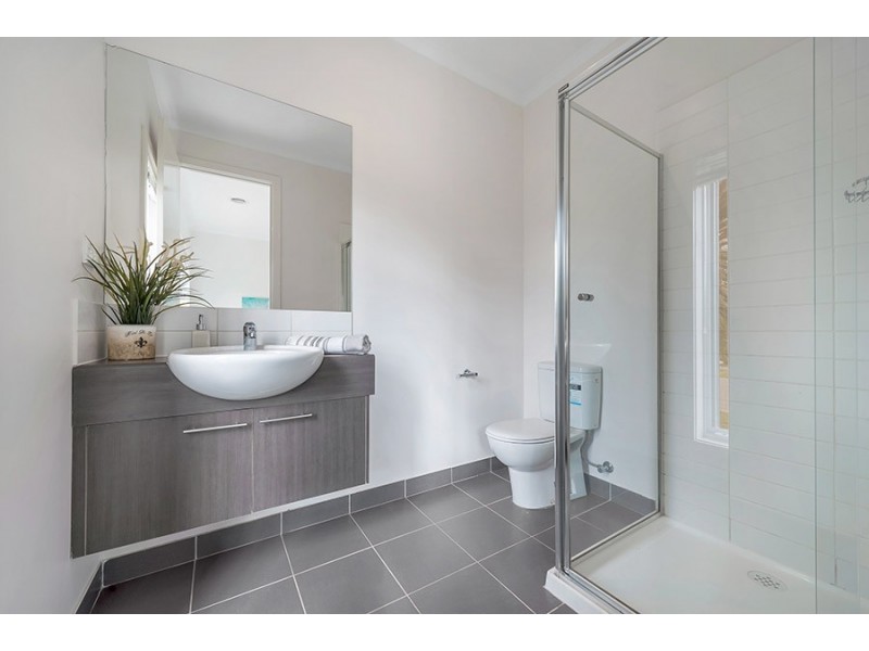 24 Middlesborough Drive, Craigieburn VIC 3064