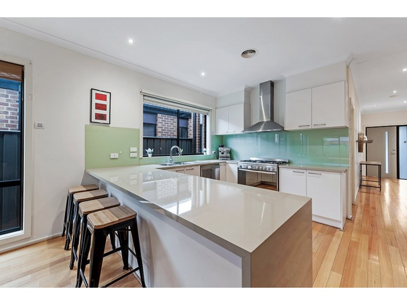 28 Brickwood Circuit, Craigieburn VIC 3064