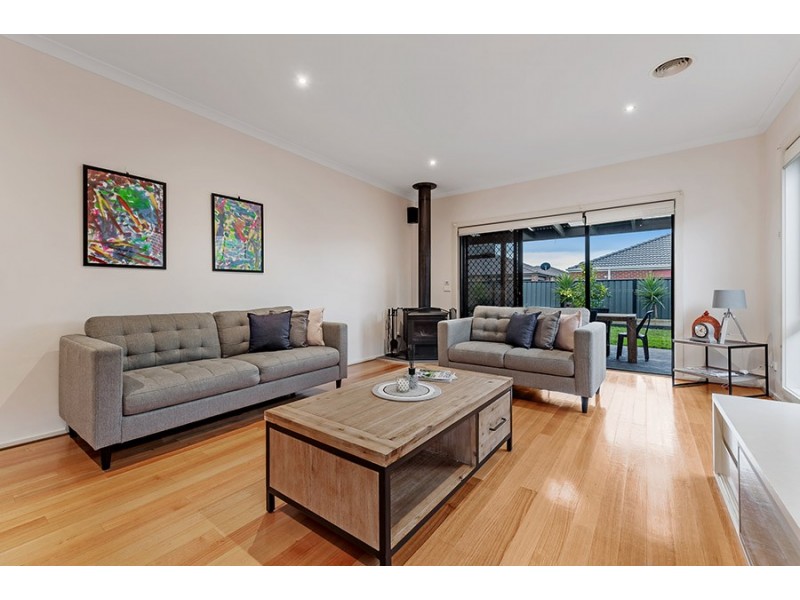 28 Brickwood Circuit, Craigieburn VIC 3064