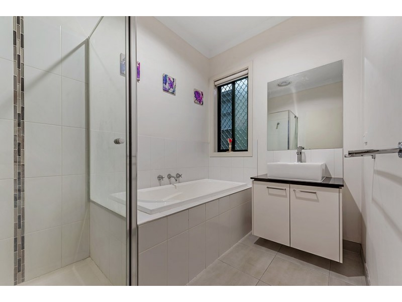 28 Brickwood Circuit, Craigieburn VIC 3064