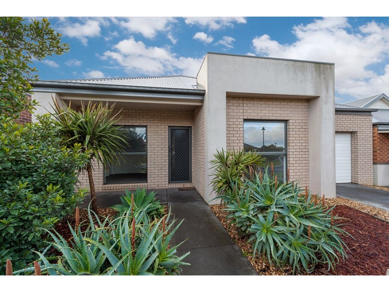 35 Mallacoota Way, Craigieburn VIC 3064