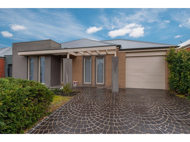 28 Riordan Crescent, Mernda VIC 3754