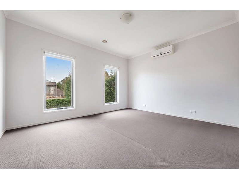 10 Healesville Loop, Craigieburn VIC 3064