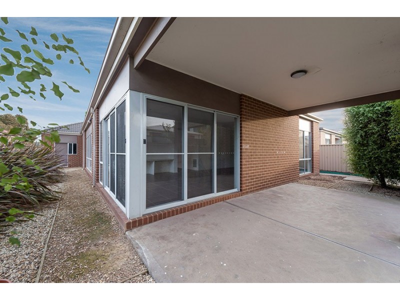 10 Healesville Loop, Craigieburn VIC 3064