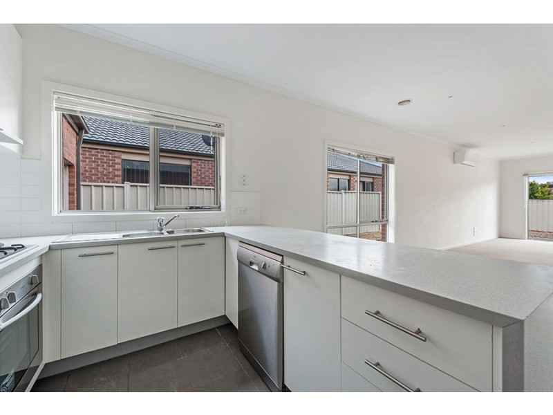 15 Pymble Gardens, Craigieburn VIC 3064