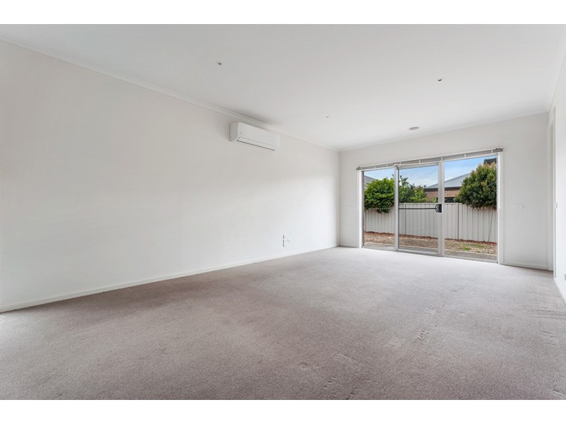 15 Pymble Gardens, Craigieburn VIC 3064